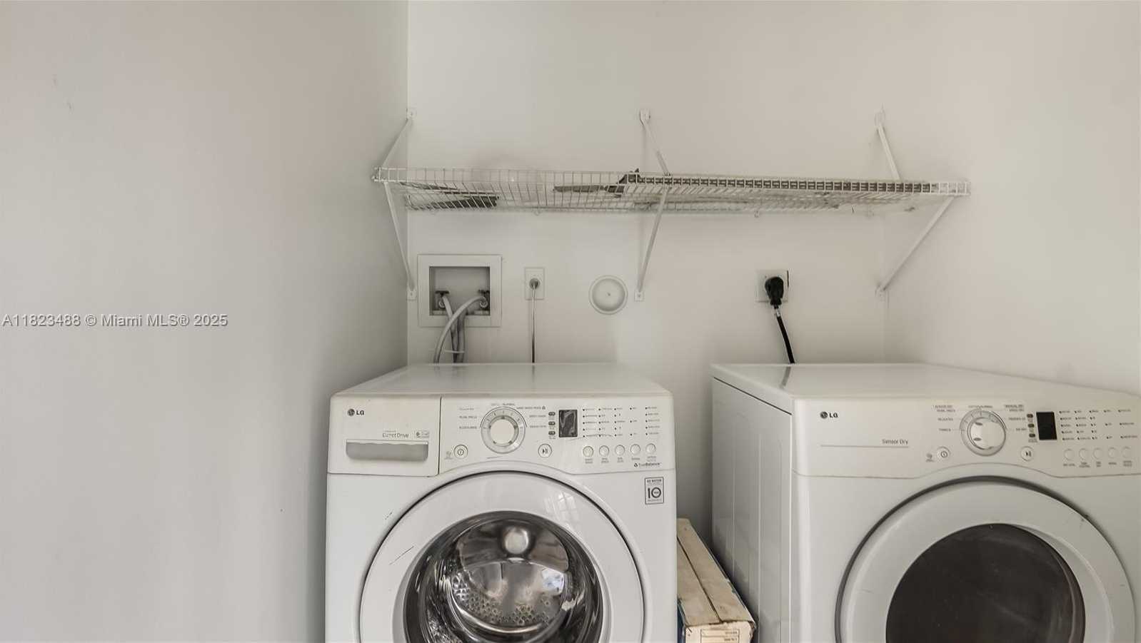 Small Image of Miami Number 15