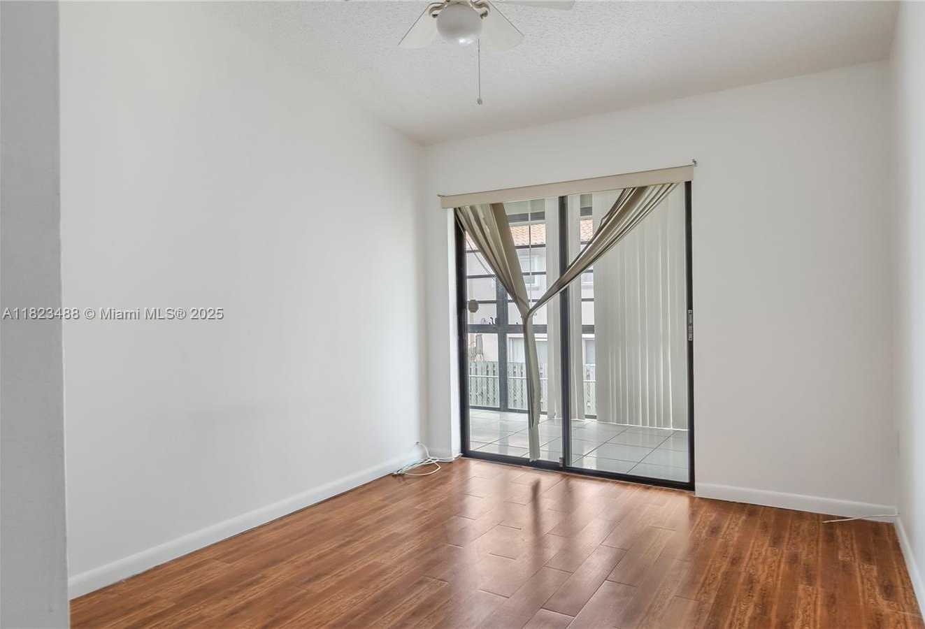 Small Image of Miami Number 16