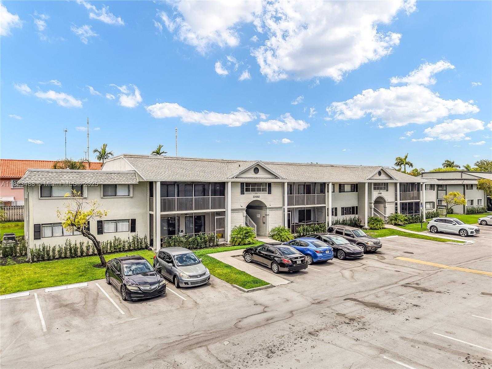 Small Image of Miami Number 2