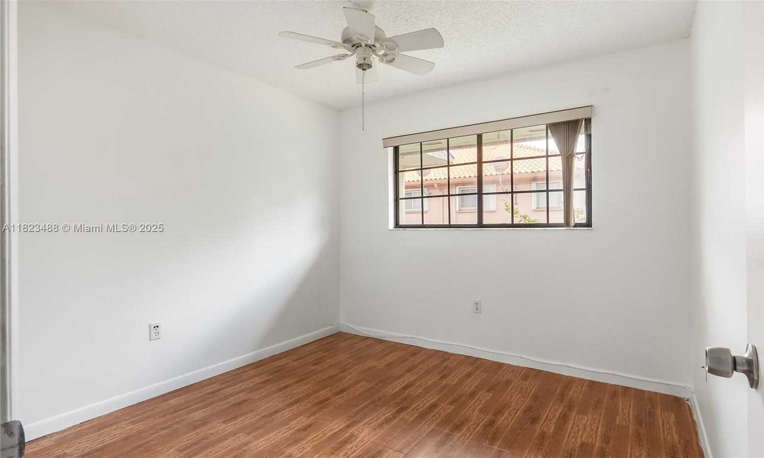 Small Image of Miami Number 20