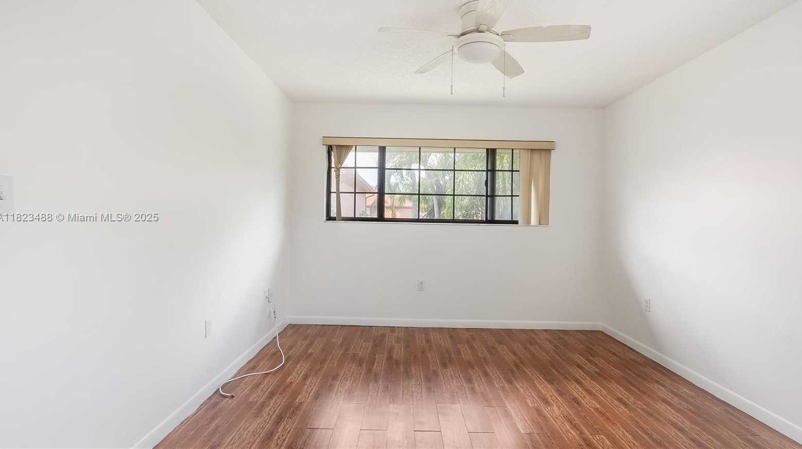 Small Image of Miami Number 23