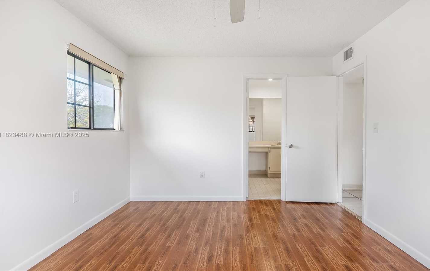 Small Image of Miami Number 24