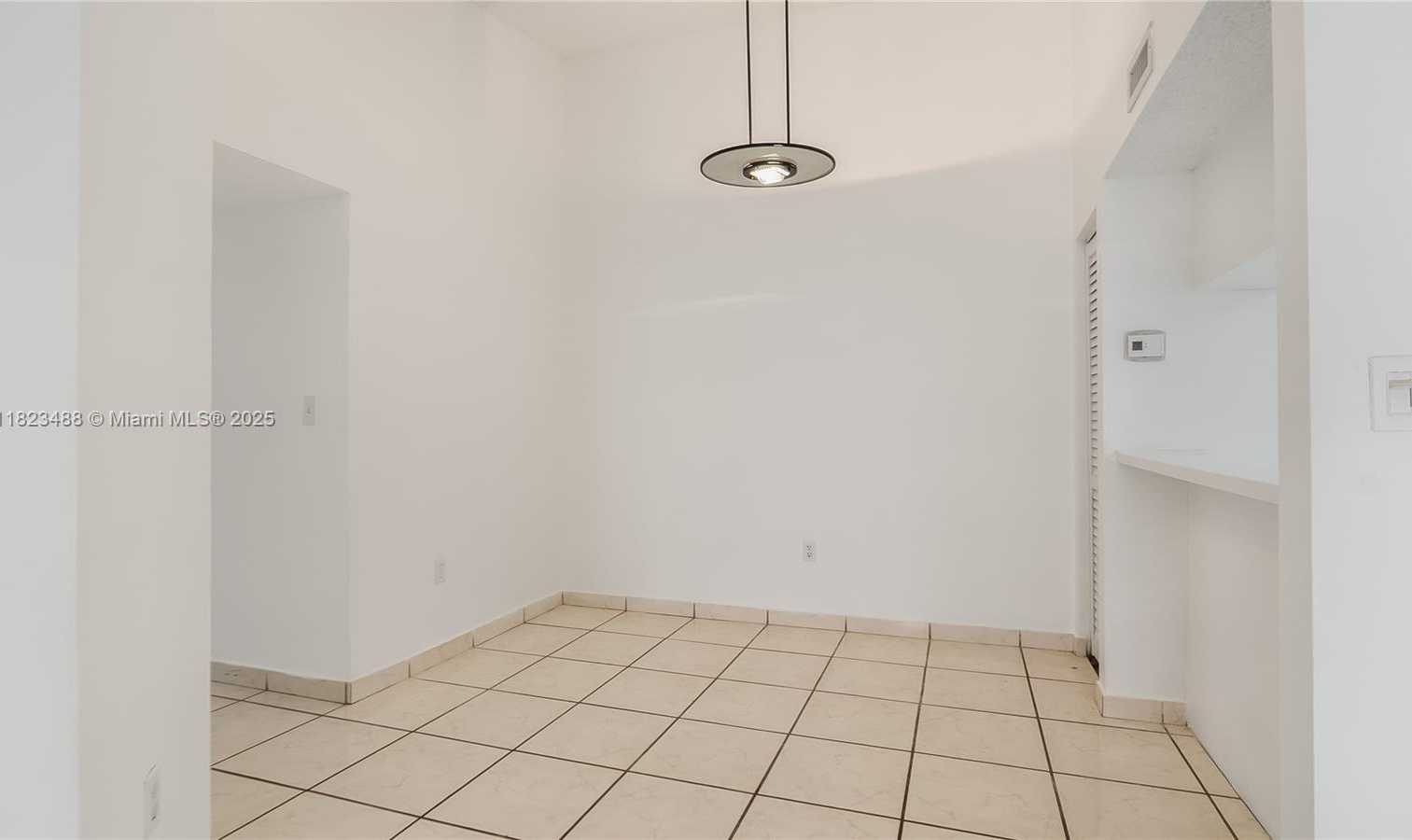 Small Image of Miami Number 8