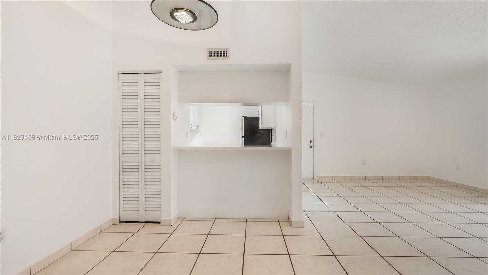 Small Image of Miami Number 9