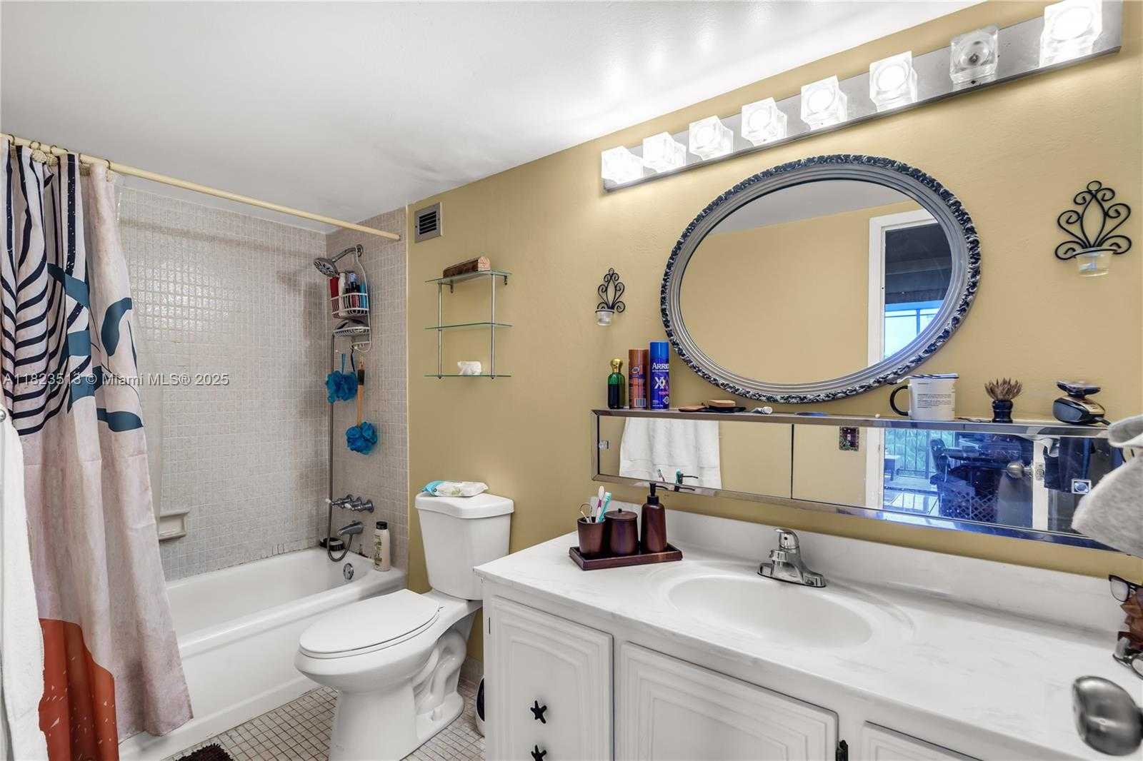Small Image of 601 THREE ISLANDS BLVD #304, Hallandale Beach Number 10