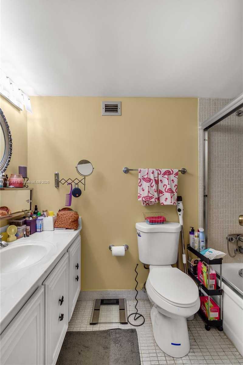 Small Image of 601 THREE ISLANDS BLVD #304, Hallandale Beach Number 18