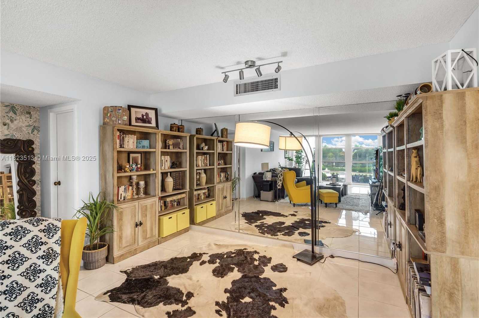 Small Image of 601 THREE ISLANDS BLVD #304, Hallandale Beach Number 23