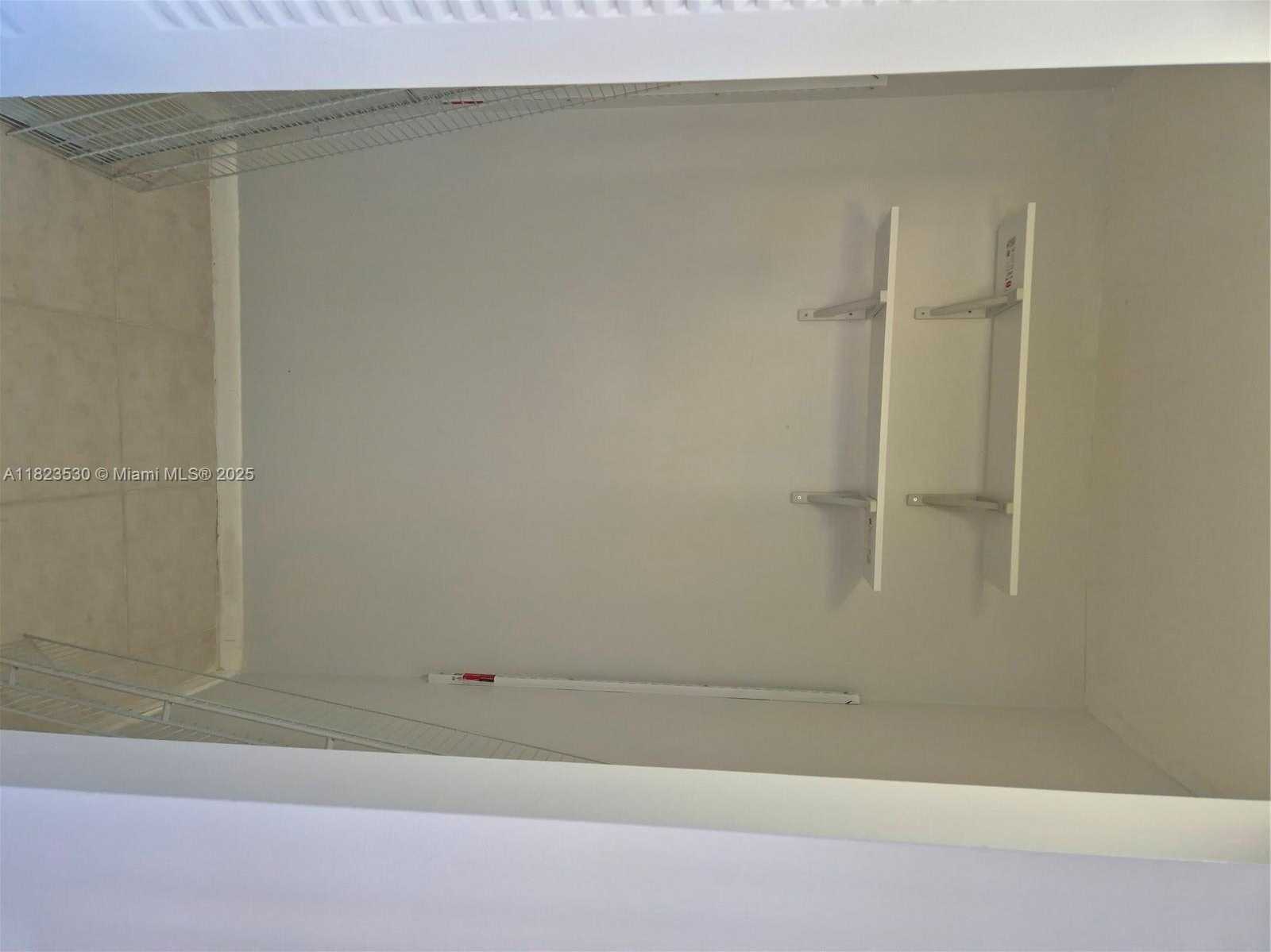 Small Image of 18310 NORTH WEST 68TH AVE #P, Hialeah Number 11