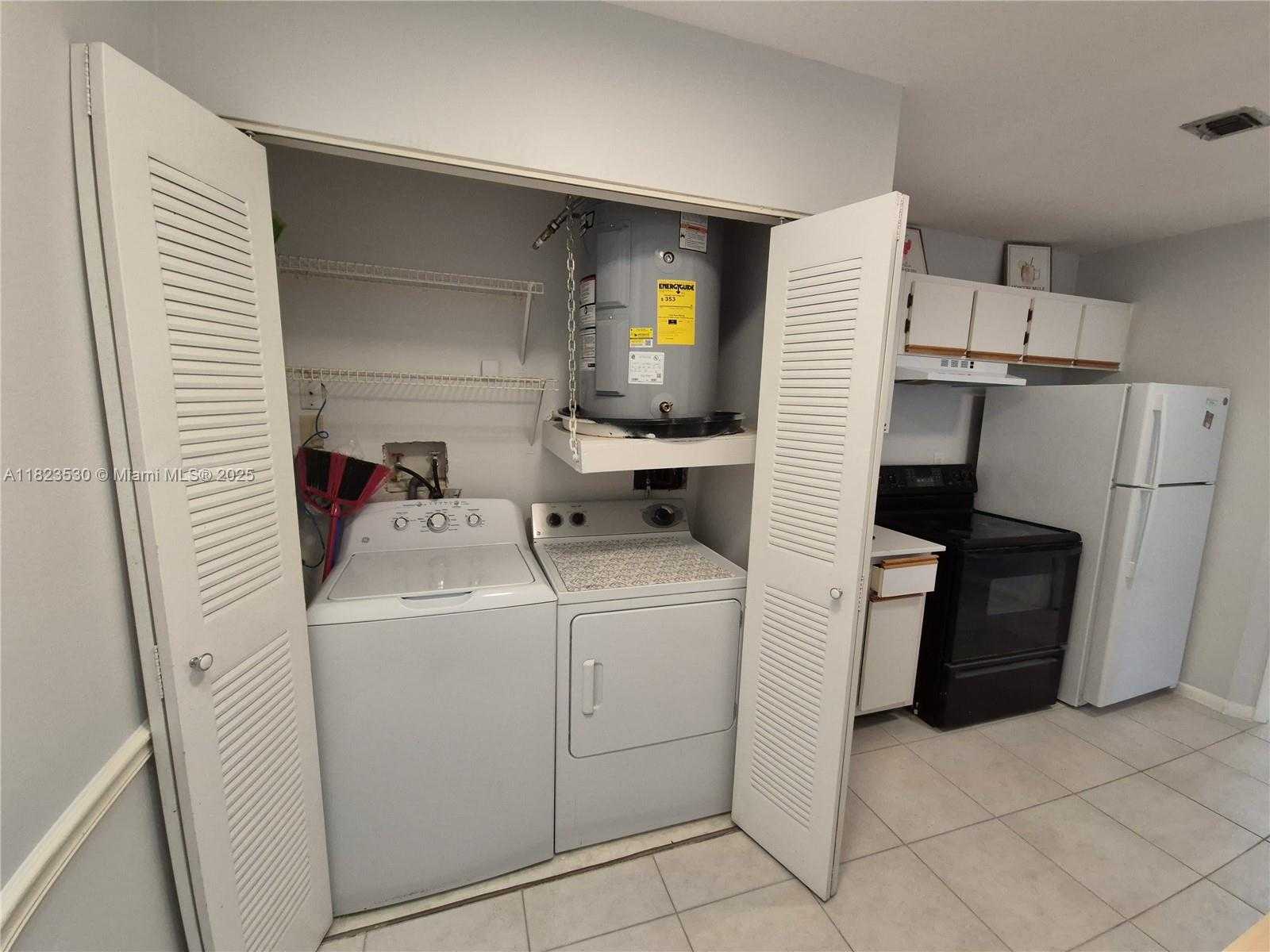 Small Image of 18310 NORTH WEST 68TH AVE #P, Hialeah Number 6