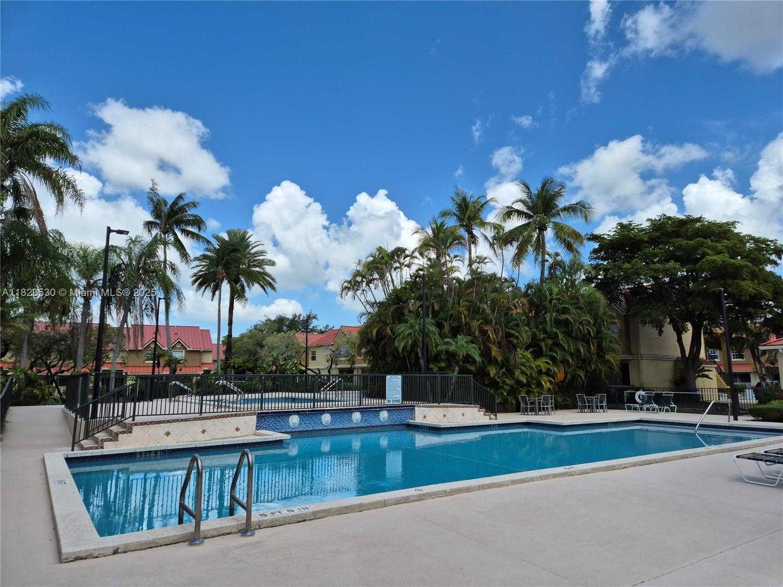 Small Image of 18310 NORTH WEST 68TH AVE #P, Hialeah Number 7