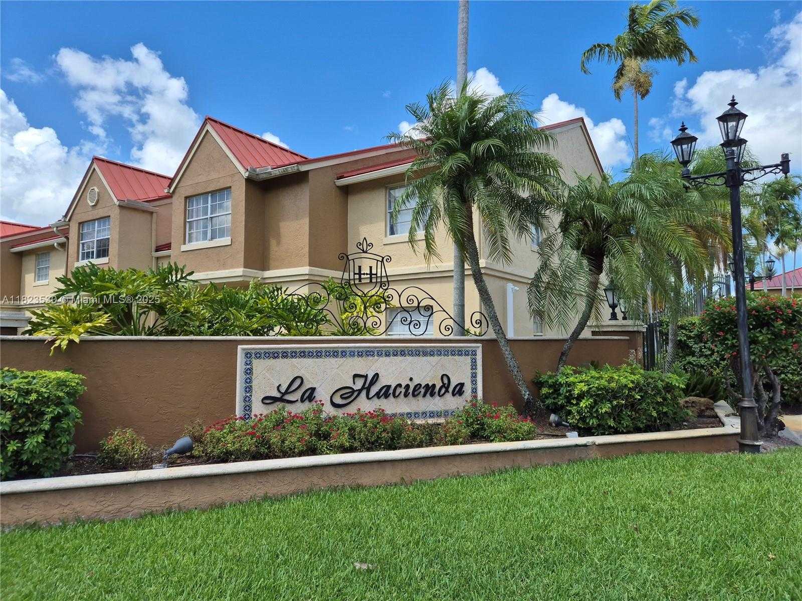 Small Image of 18310 NORTH WEST 68TH AVE #P, Hialeah Number 8