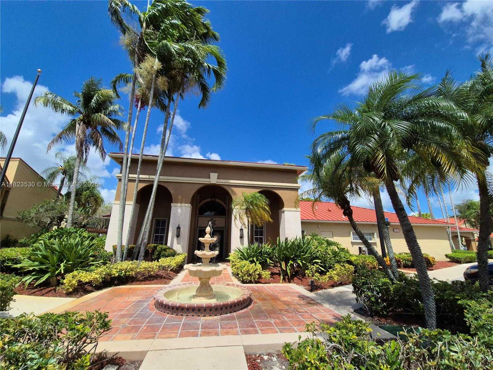 Small Image of 18310 NORTH WEST 68TH AVE #P, Hialeah Number 9