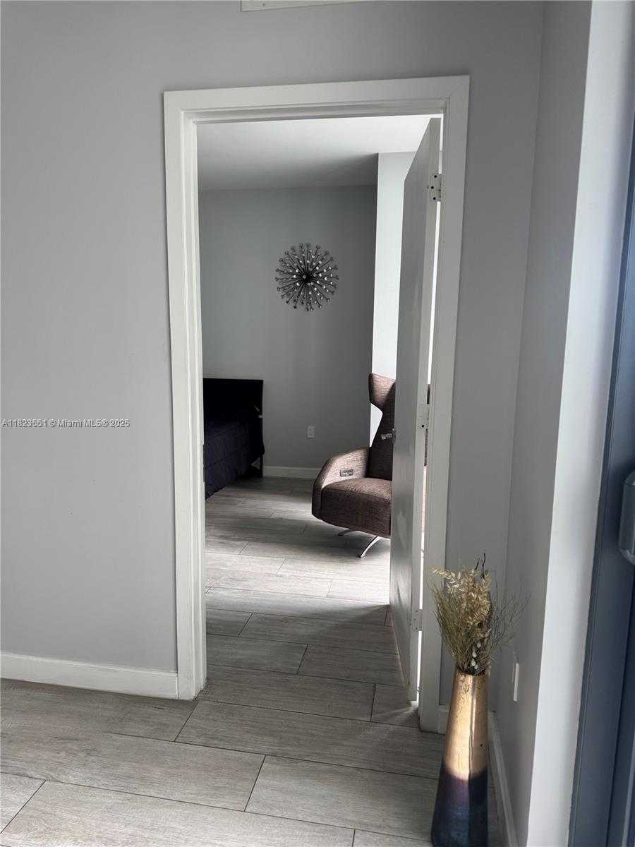 Small Image of 55 SOUTH WEST 9TH ST #1005, Miami Number 18