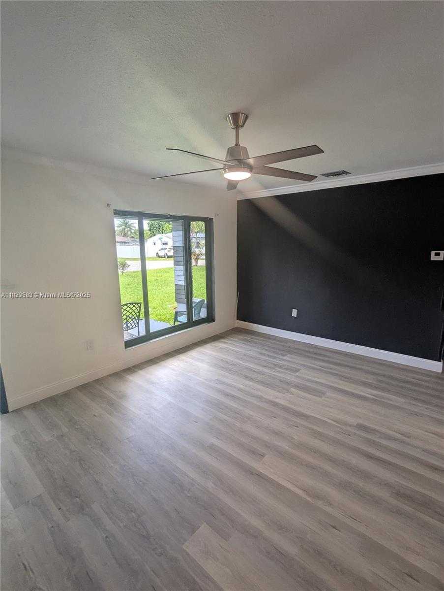 Small Image of 14600 NORTH WEST 11TH CT #1, Miami Number 3