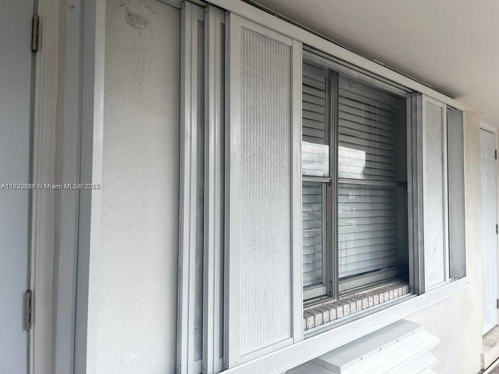 Small Image of 1816 MCKINLEY ST #12, Hollywood Number 10