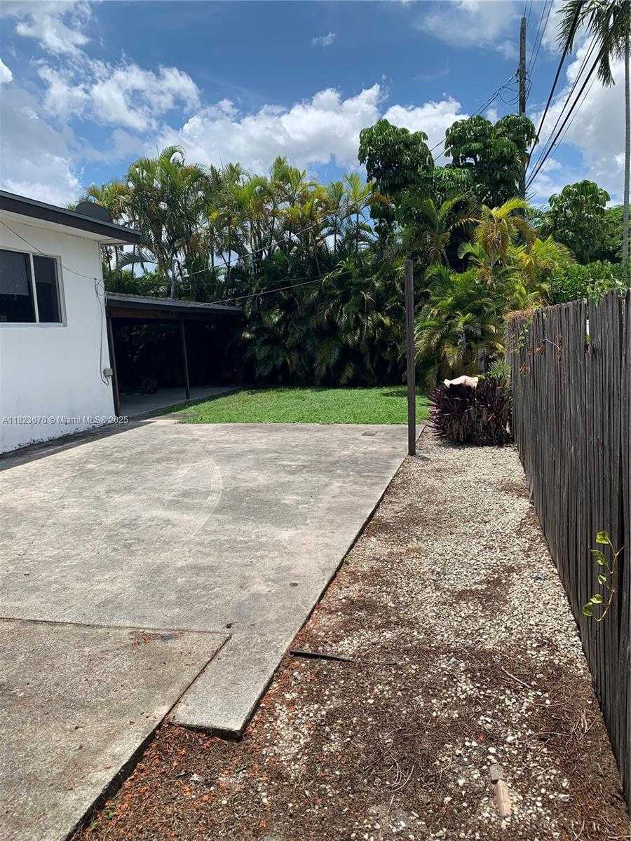 Small Image of Miami Number 7