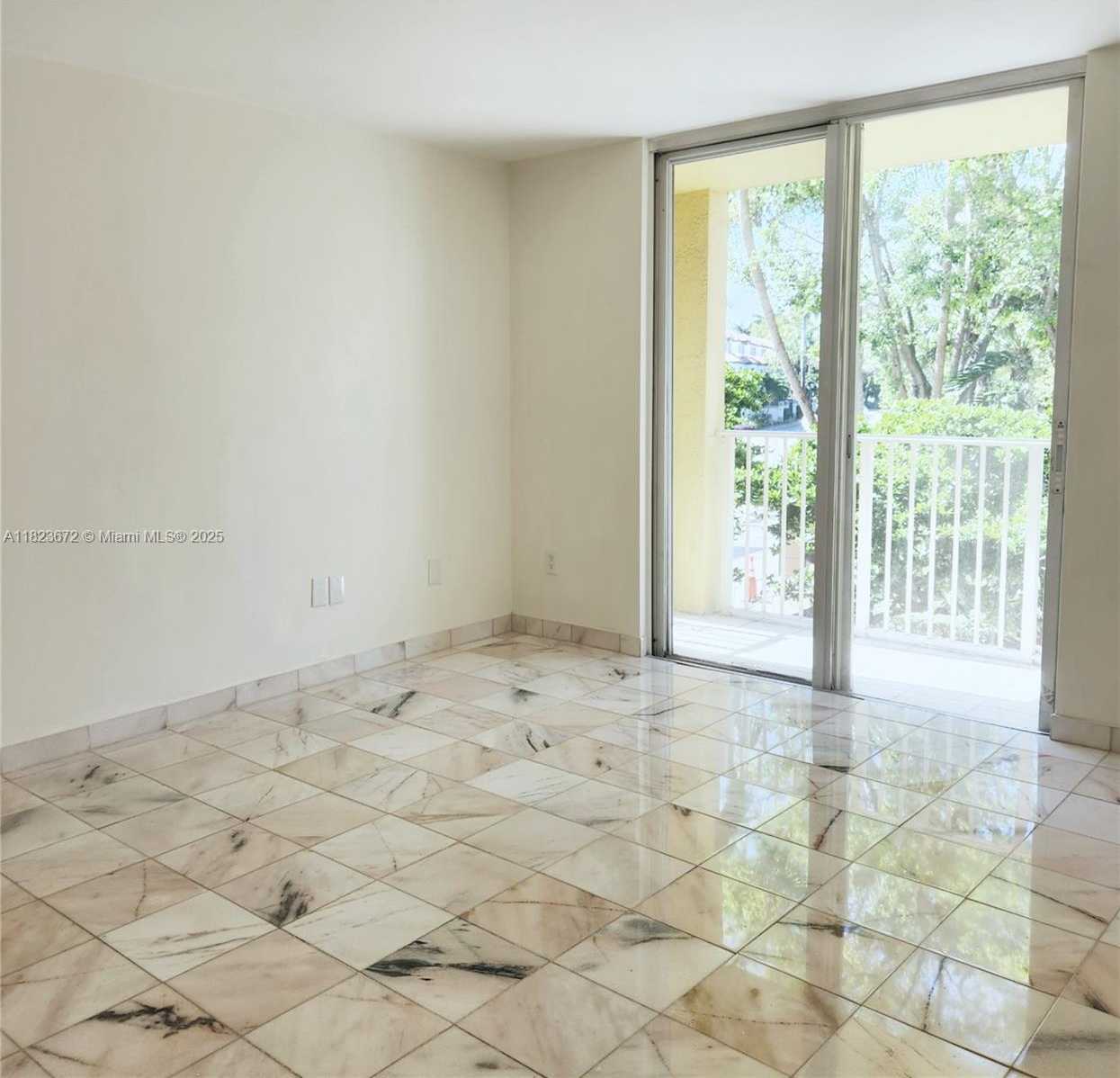 Small Image of Aventura Number 31