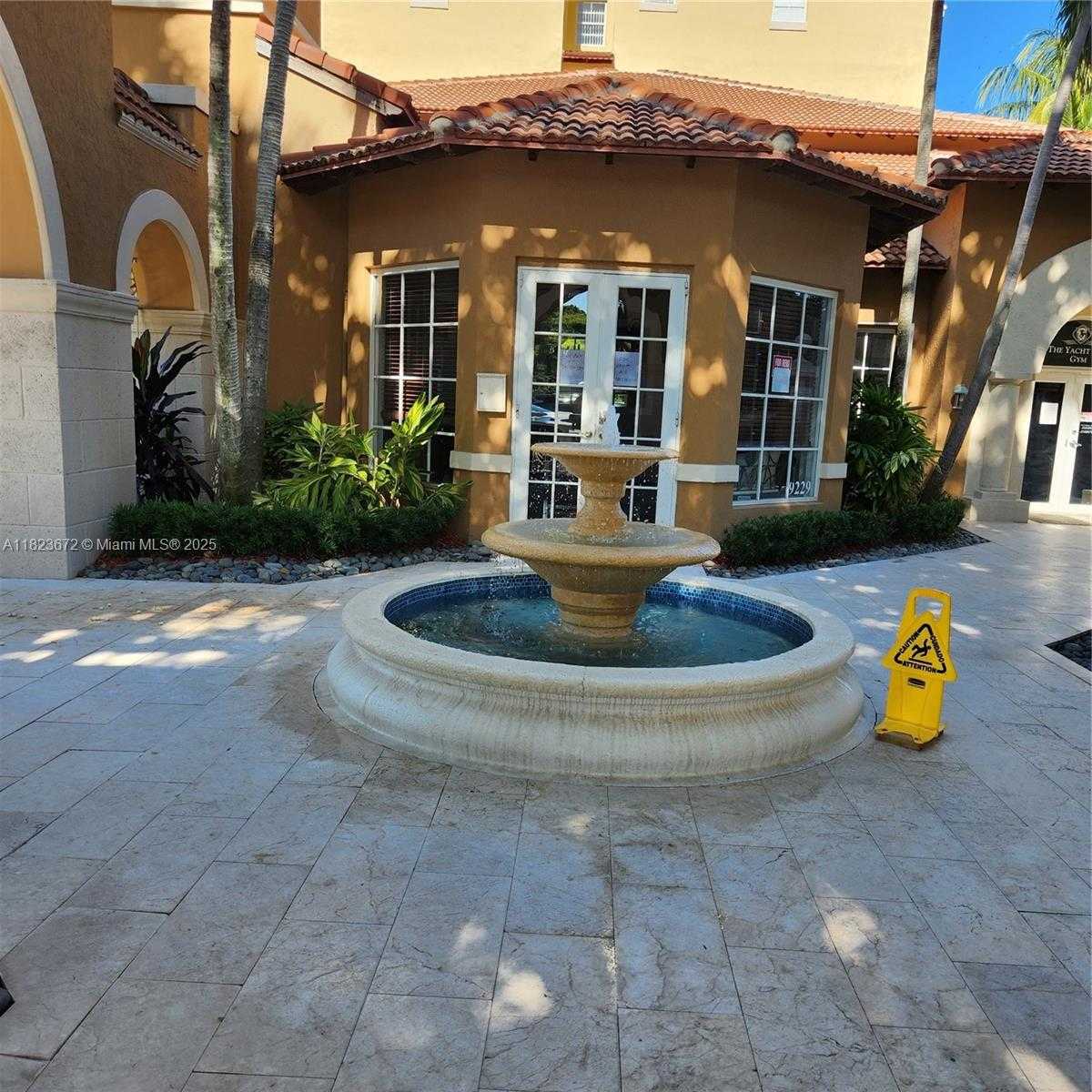 Small Image of Aventura Number 43