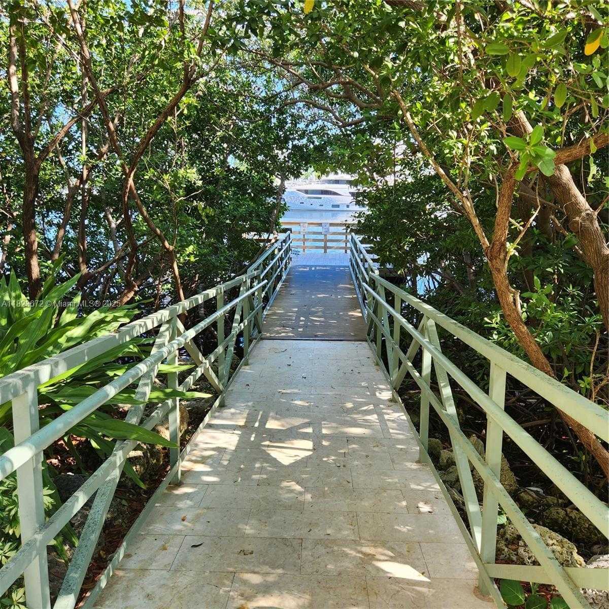Small Image of Aventura Number 46