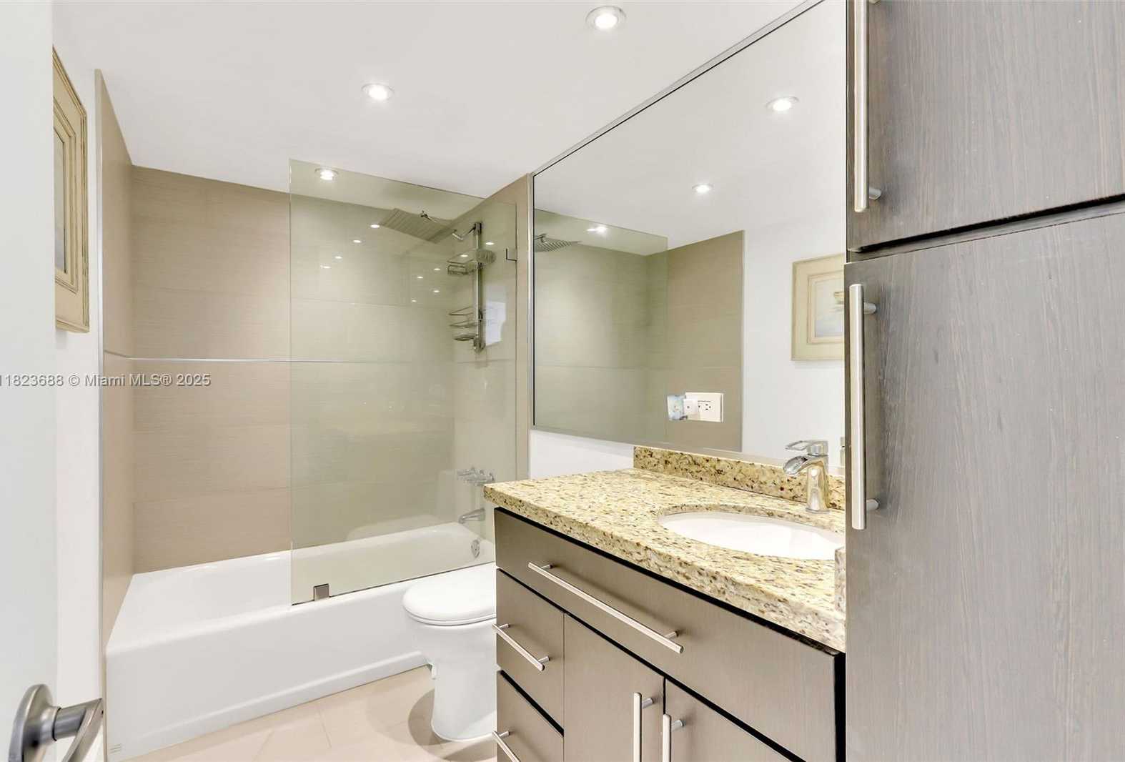 Small Image of 5005 COLLINS AVE #1223, Miami Beach Number 13