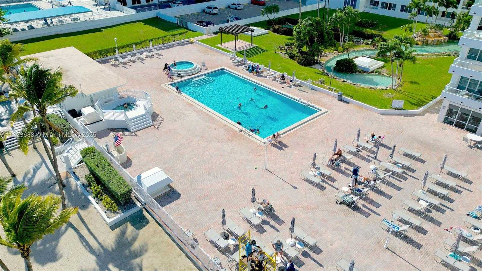Small Image of 5005 COLLINS AVE #1223, Miami Beach Number 17
