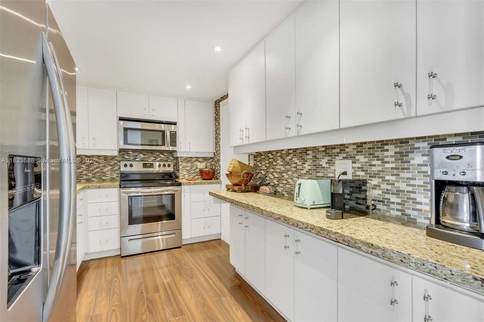 Small Image of 5005 COLLINS AVE #1223, Miami Beach Number 8