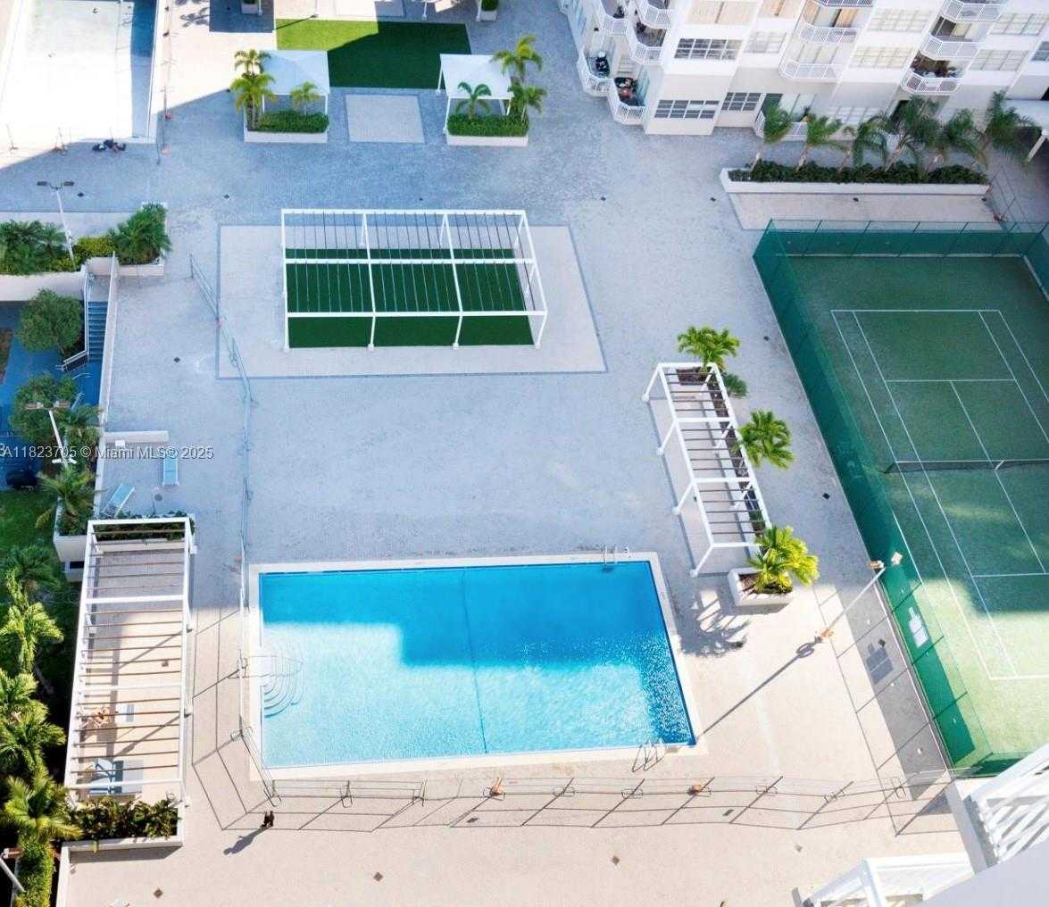 Small Image of 18071 BISCAYNE BLVD #1901, Aventura Number 12