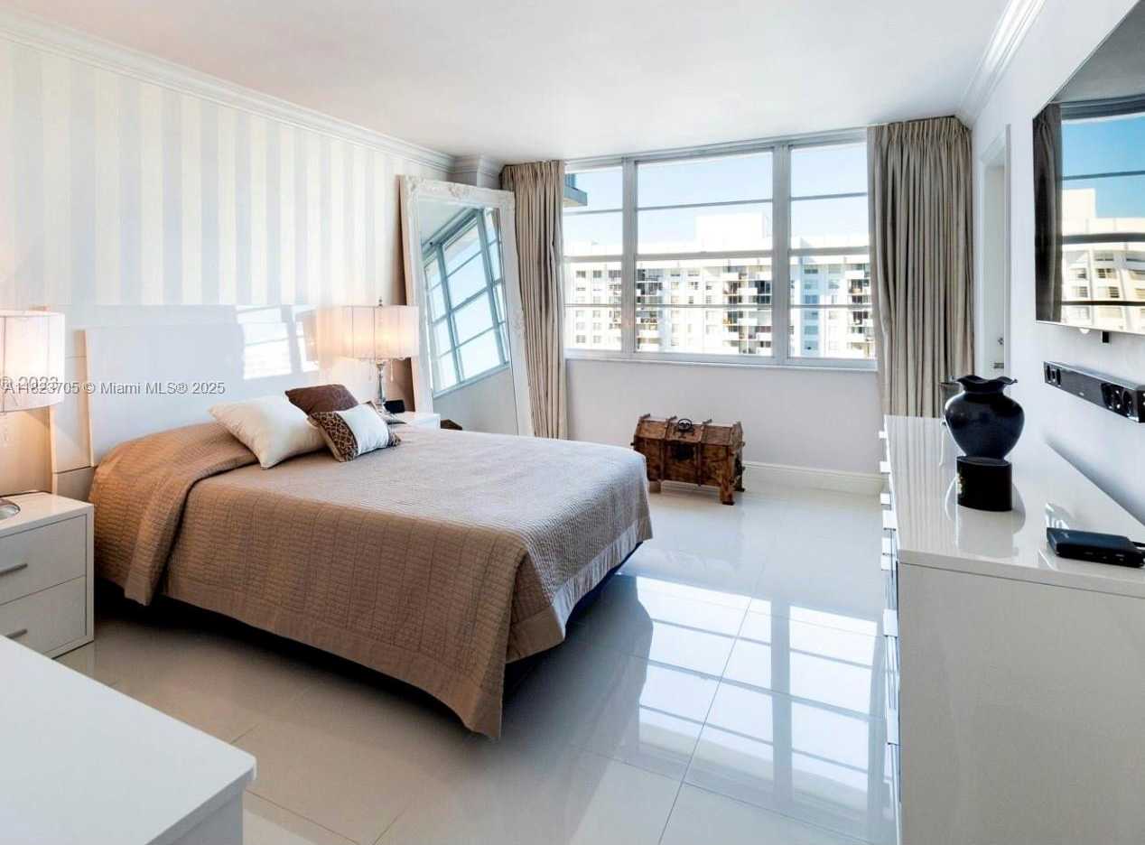 Small Image of 18071 BISCAYNE BLVD #1901, Aventura Number 7