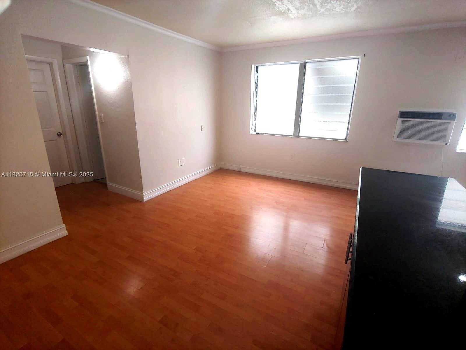 Small Image of 7928 HARDING AV #8, Miami Beach Number 12