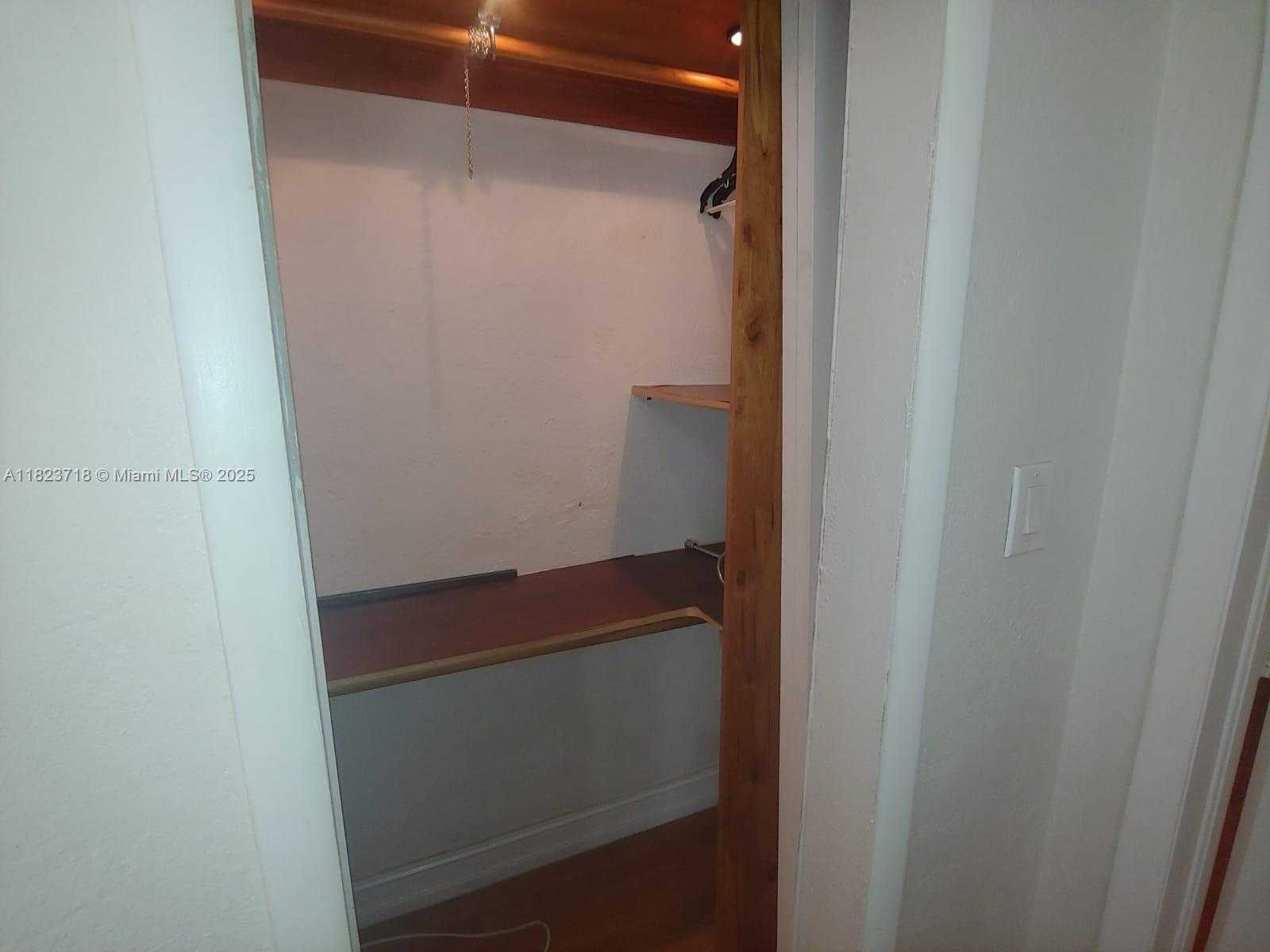 Small Image of 7928 HARDING AV #8, Miami Beach Number 18