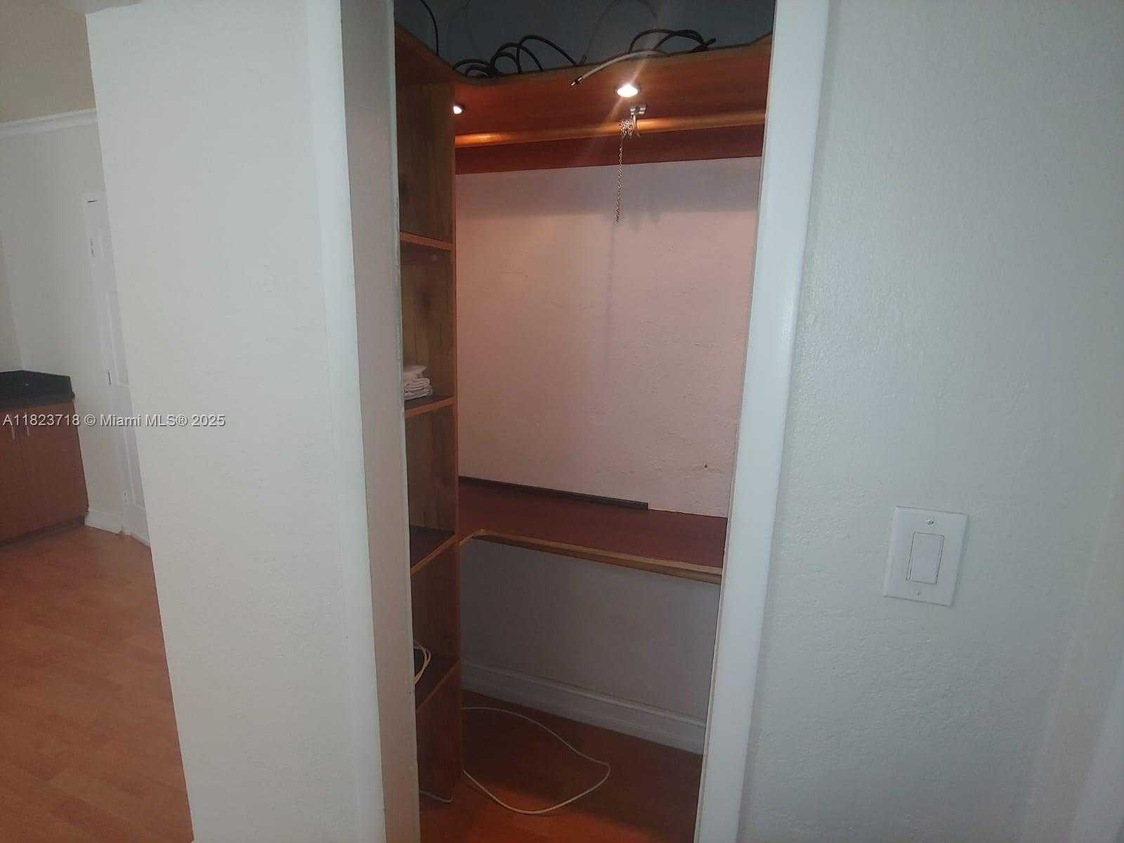 Small Image of 7928 HARDING AV #8, Miami Beach Number 19