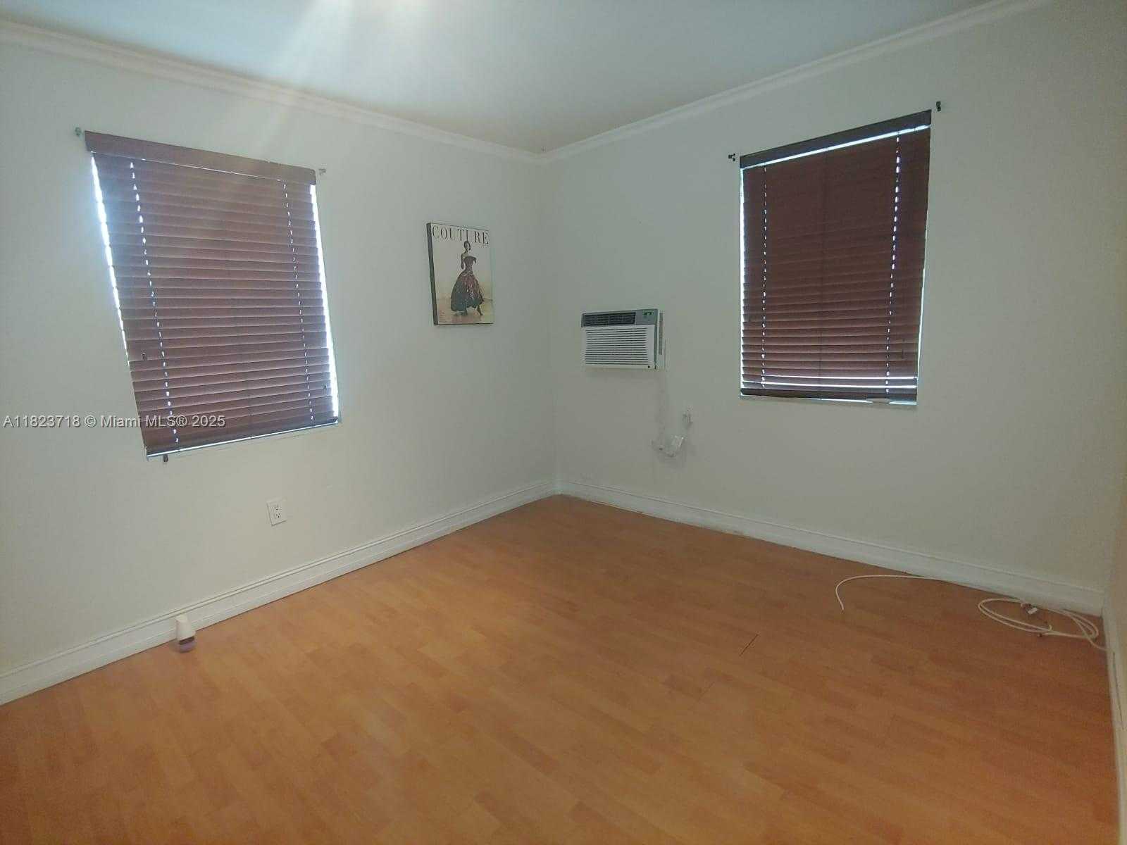 Small Image of 7928 HARDING AV #8, Miami Beach Number 21
