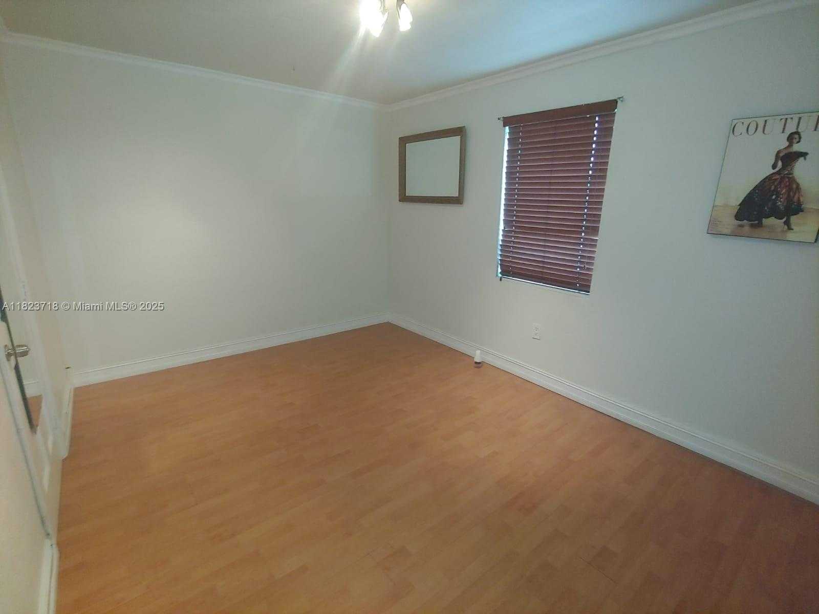 Small Image of 7928 HARDING AV #8, Miami Beach Number 22