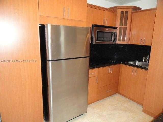 Small Image of 7928 HARDING AV #8, Miami Beach Number 24