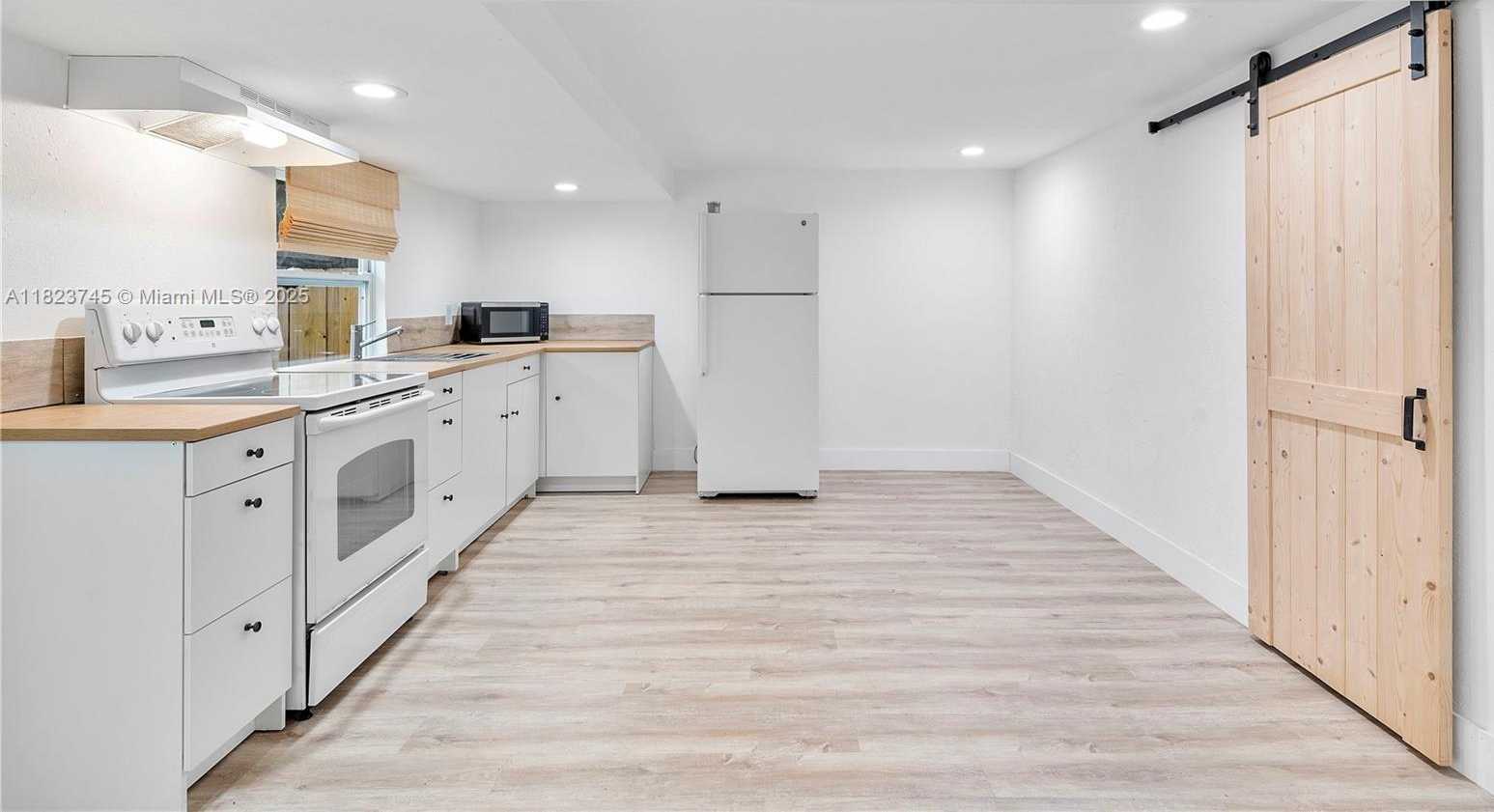 Small Image of 7637 NORTH WEST 17TH PL #1, Miami Number 10