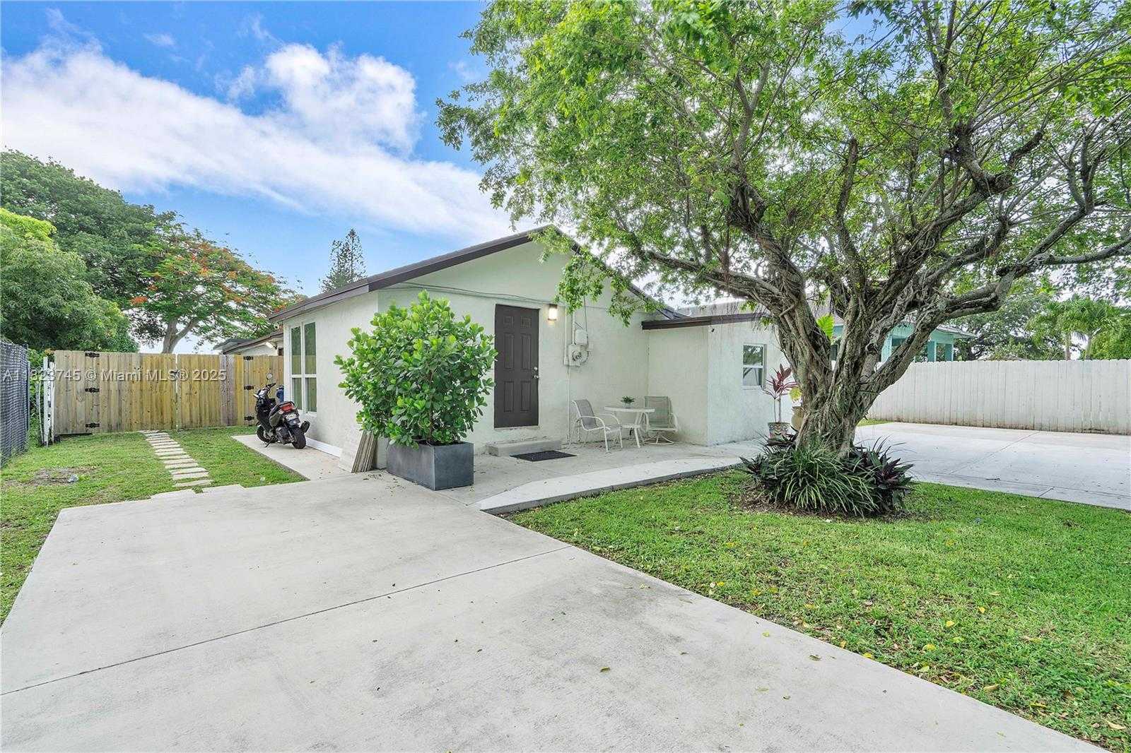 Small Image of 7637 NORTH WEST 17TH PL #1, Miami Number 2