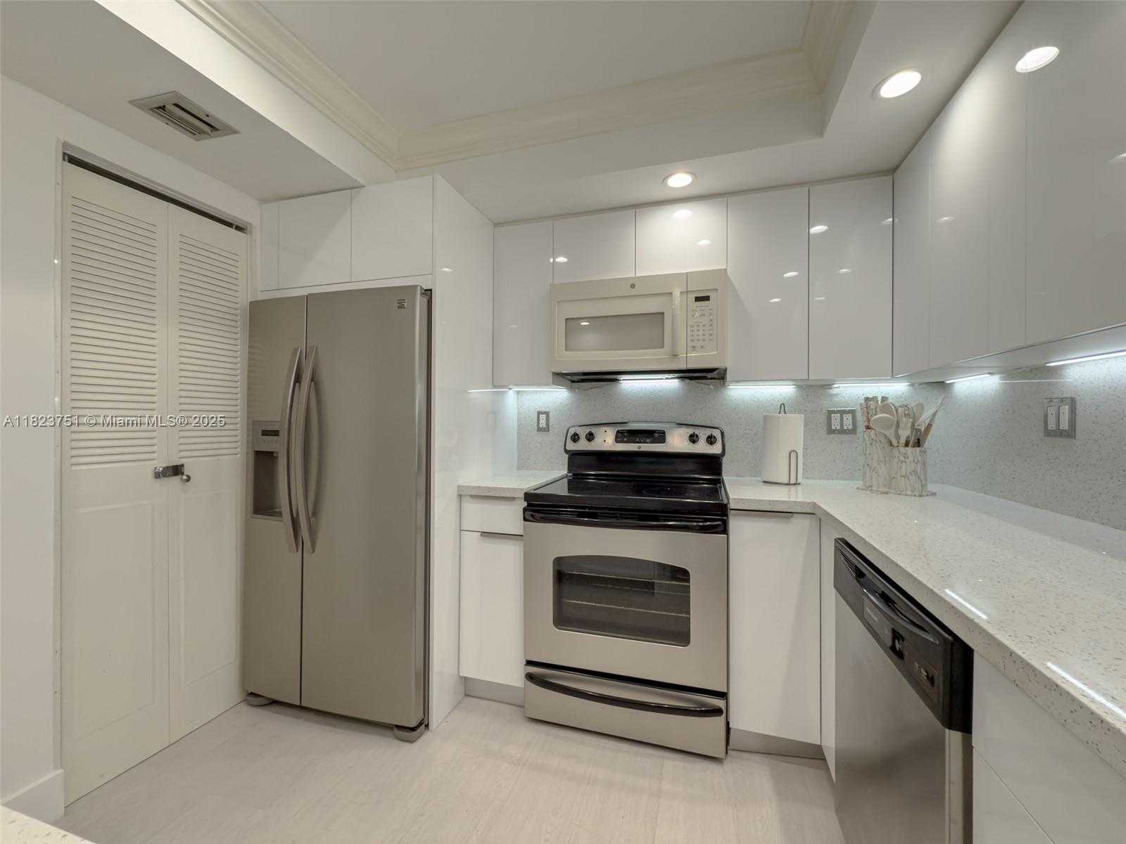 Small Image of 250 NORTH EAST 181ST DR #303, Sunny Isles Beach Number 8