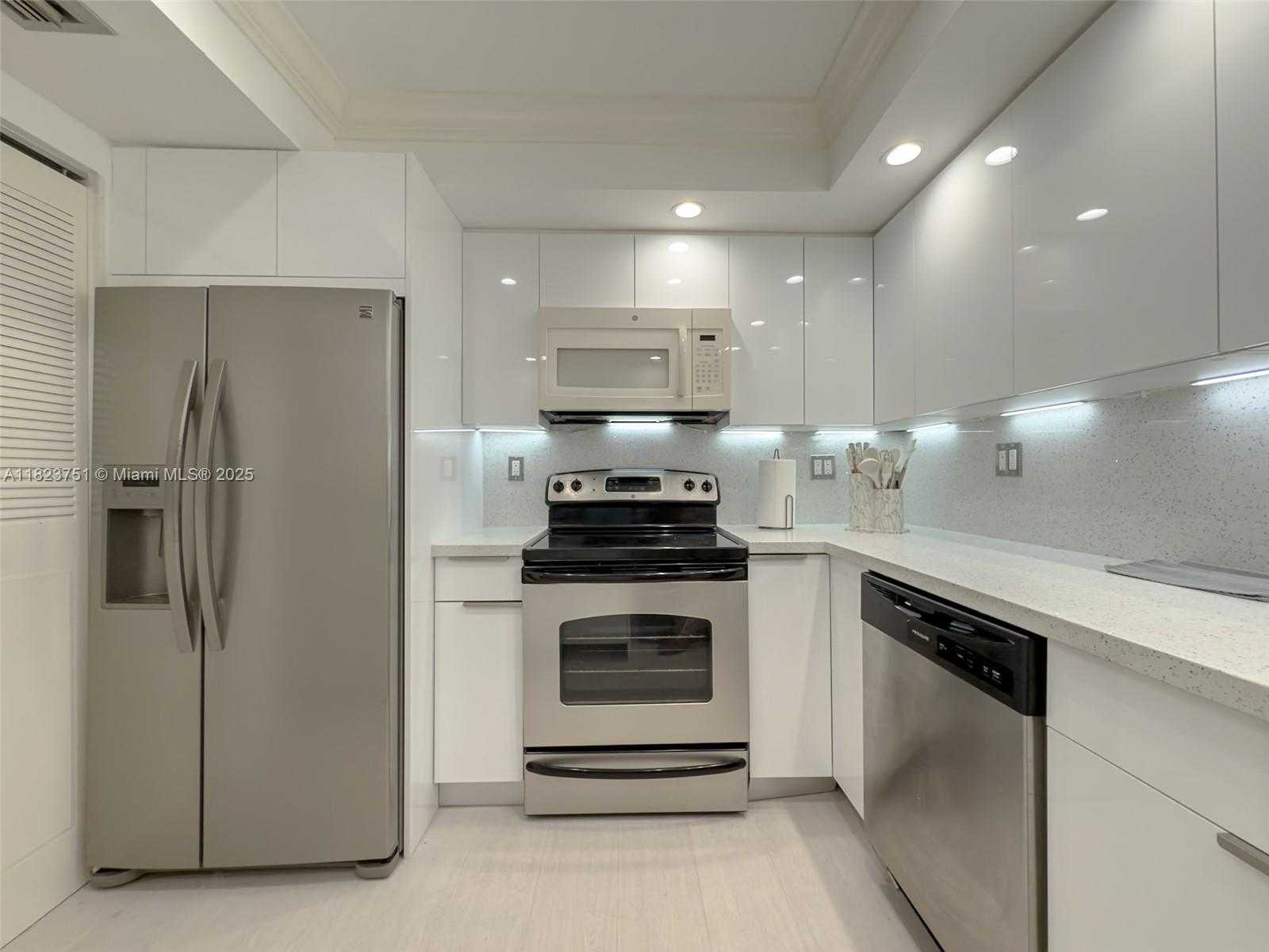 Small Image of 250 NORTH EAST 181ST DR #303, Sunny Isles Beach Number 9