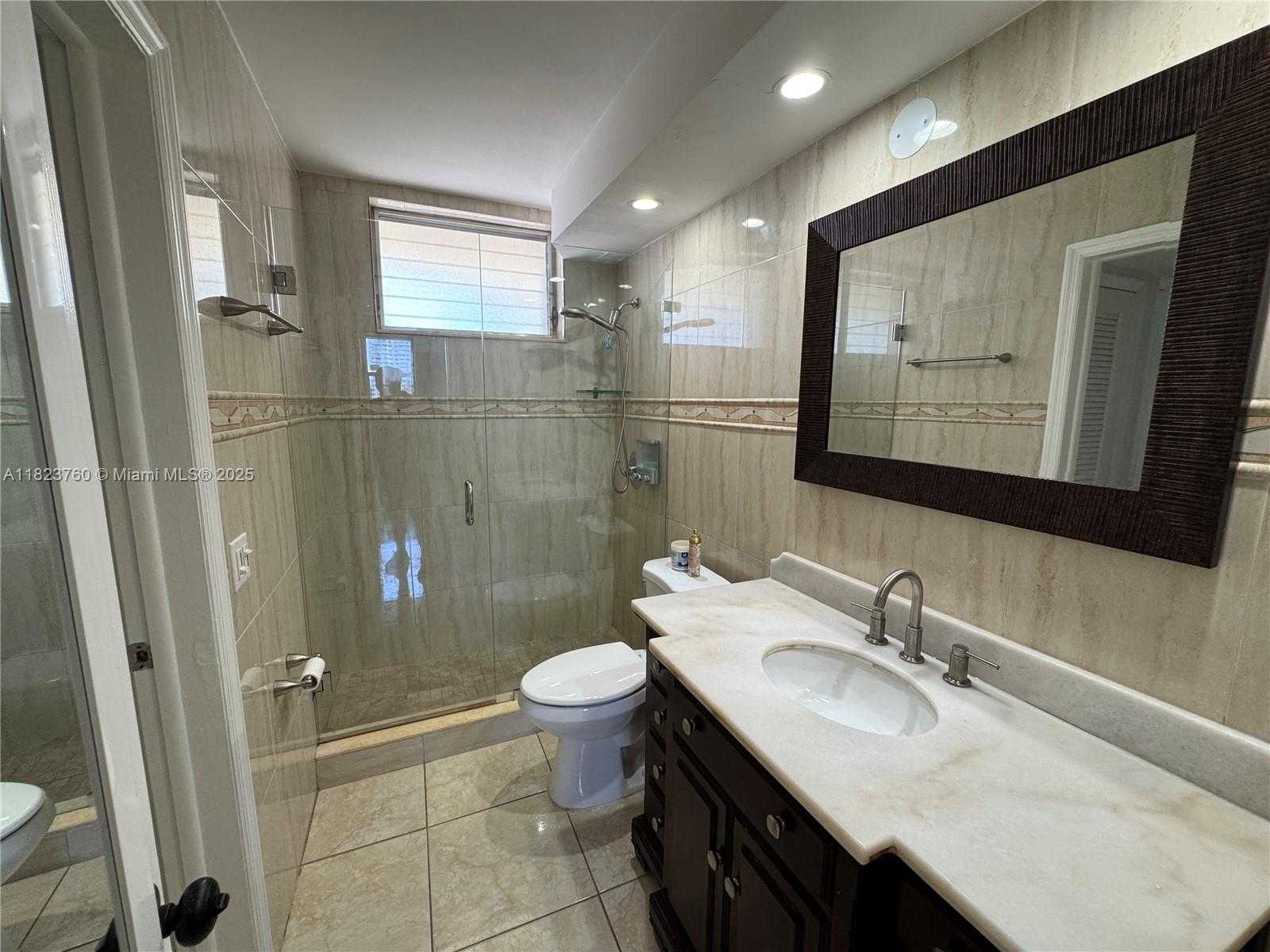 Small Image of 2999 POINT EAST DR #C411, Aventura Number 4