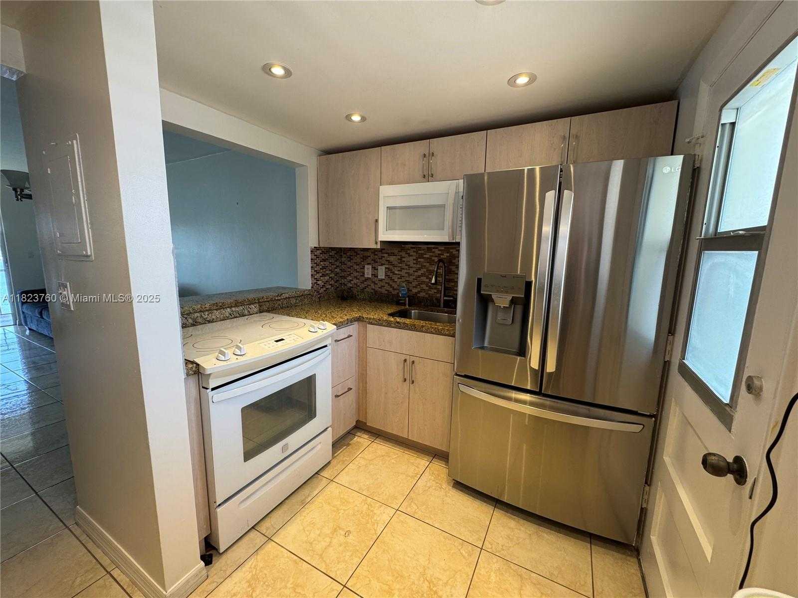 Small Image of 2999 POINT EAST DR #C411, Aventura Number 6