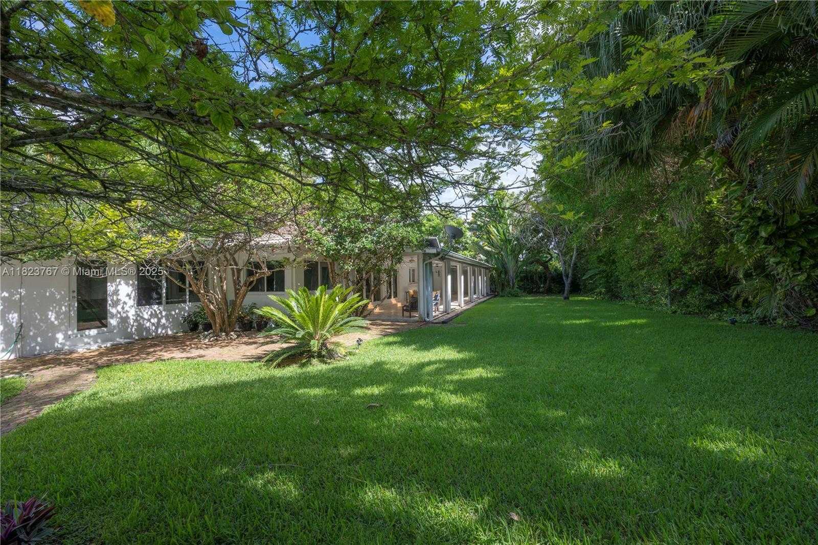 Small Image of 13200 SOUTH WEST 59TH AVE, Pinecrest Number 3