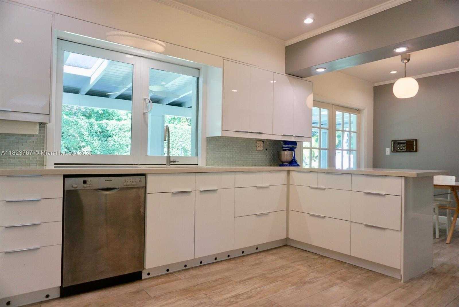 Small Image of 13200 SOUTH WEST 59TH AVE, Pinecrest Number 7