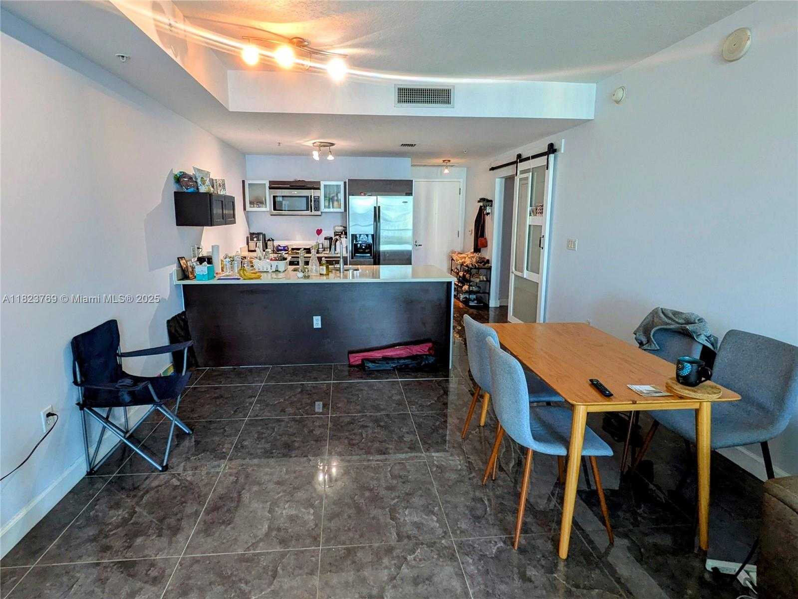 Small Image of 1900 NORTH BAYSHORE DR #2708, Miami Number 4