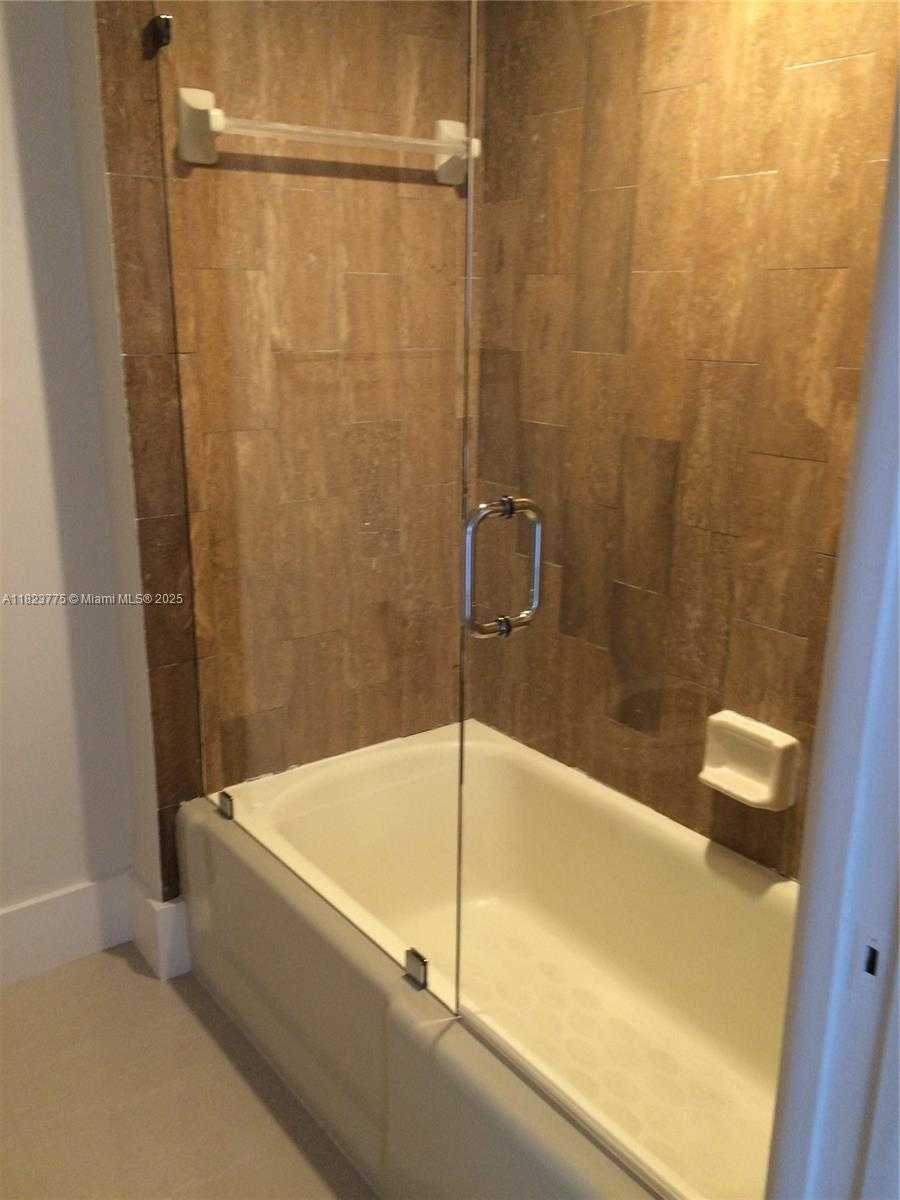 Small Image of 1581 BRICKELL AVE #2307, Miami Number 13