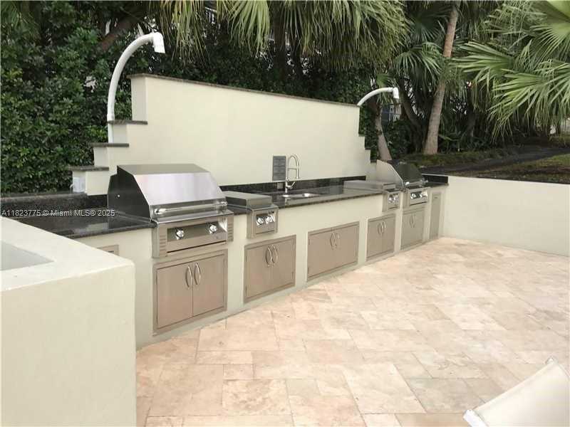 Small Image of 1581 BRICKELL AVE #2307, Miami Number 4