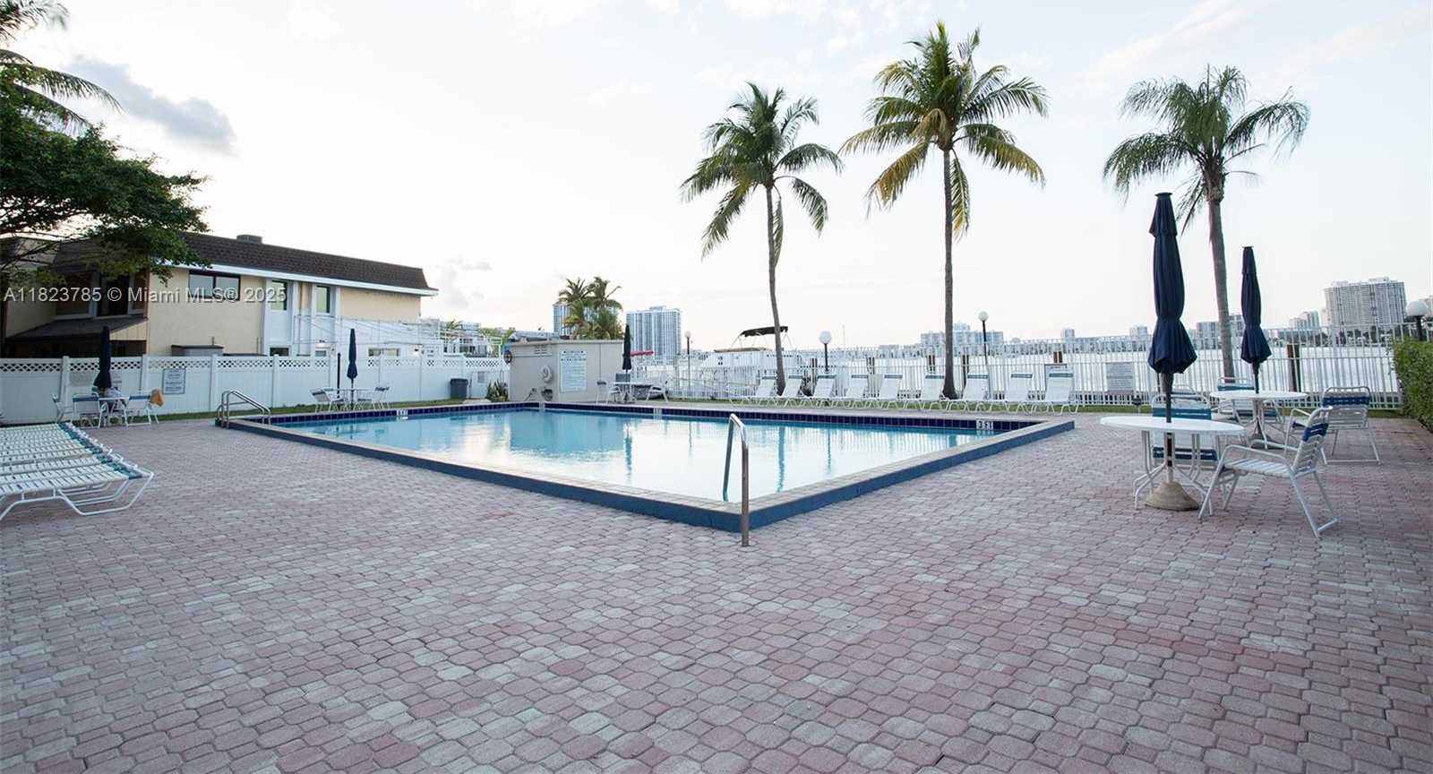 Small Image of 2821 NORTH MIAMI BEACH BLVD #5M, North Miami Beach Number 32