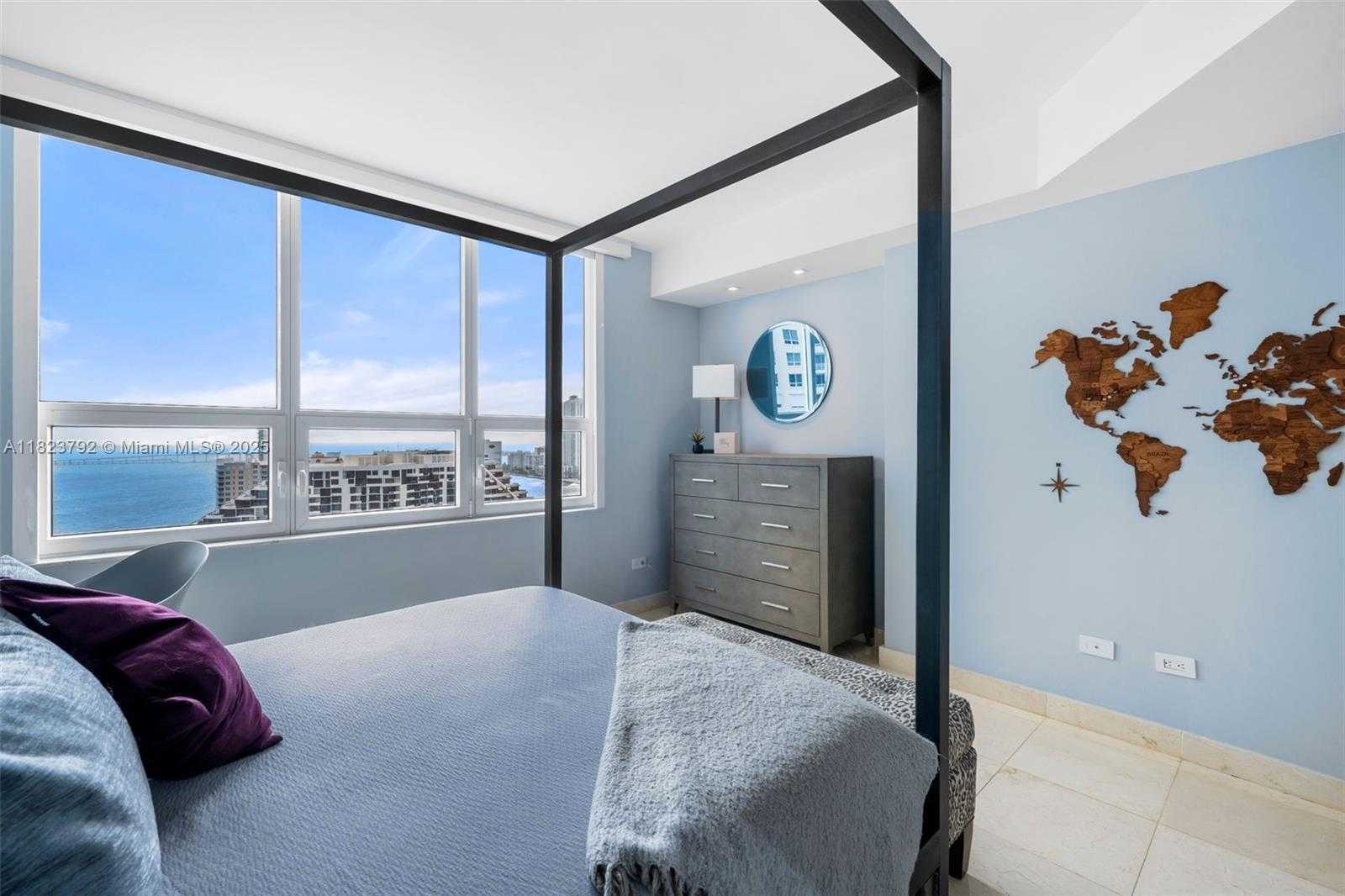 Small Image of 848 BRICKELL KEY #2503, Miami Number 11