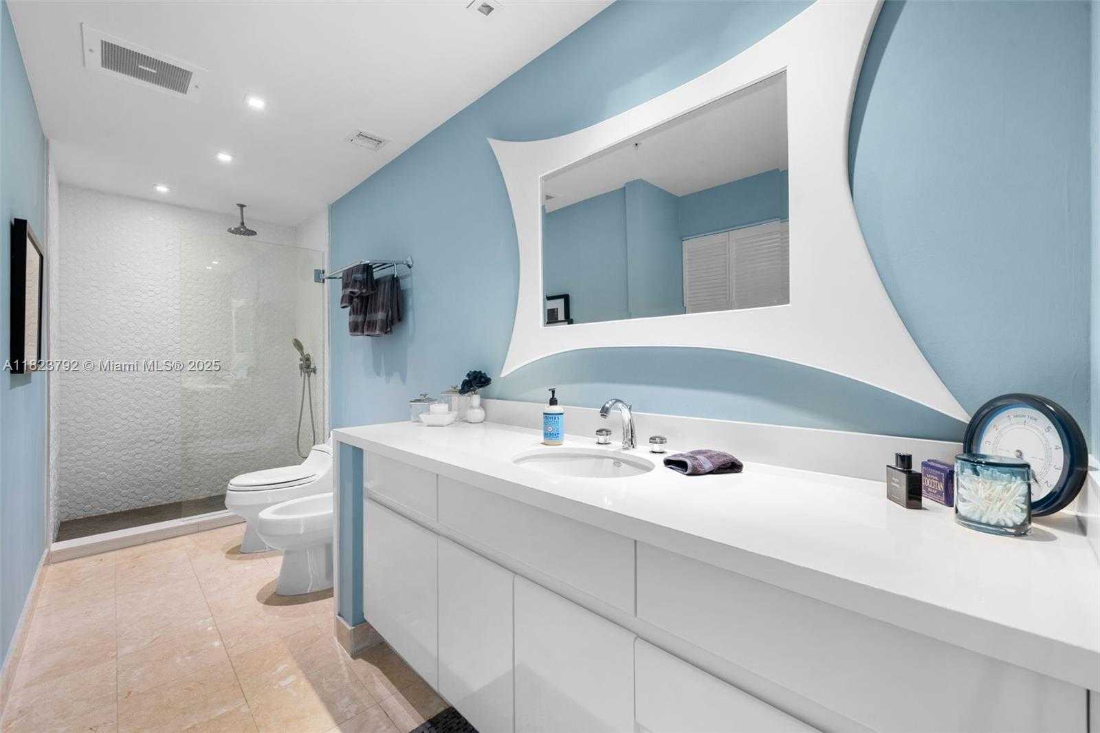 Small Image of 848 BRICKELL KEY #2503, Miami Number 14