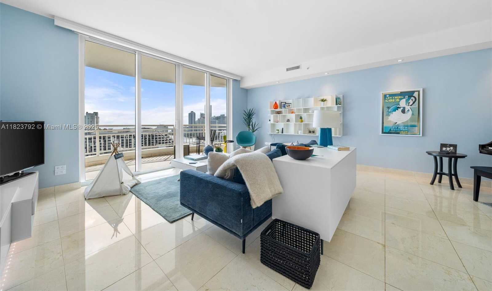Small Image of 848 BRICKELL KEY #2503, Miami Number 5