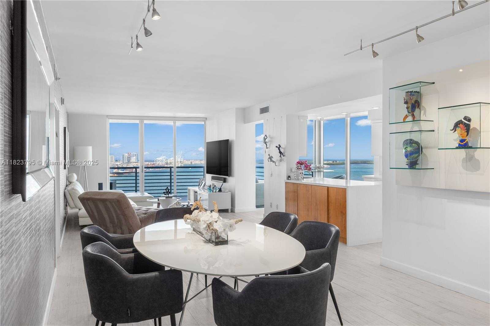 Small Image of 335 SOUTH BISCAYNE BLVD #2309, Miami Number 11